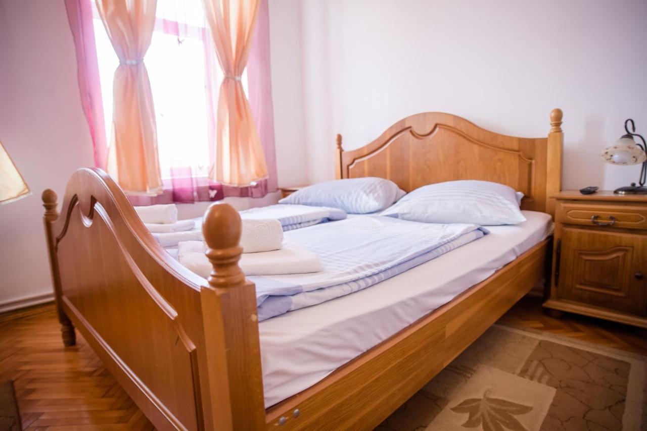 Hotel Marion Dumbraveni  Esterno foto