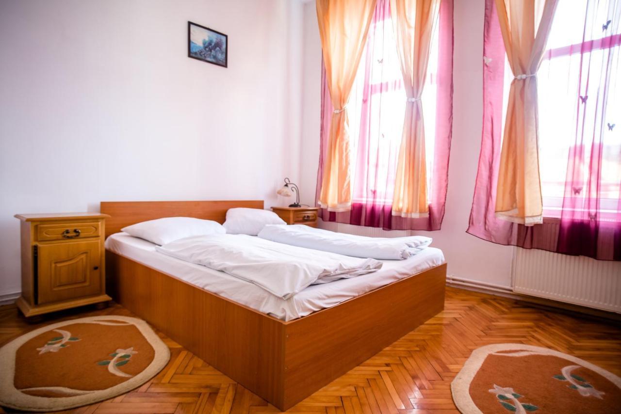 Hotel Marion Dumbraveni  Esterno foto