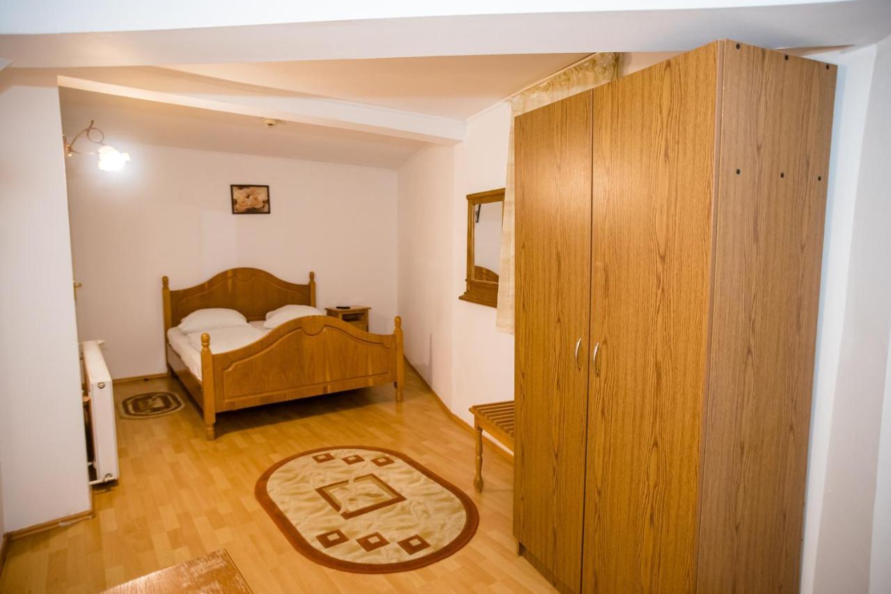 Hotel Marion Dumbraveni  Esterno foto